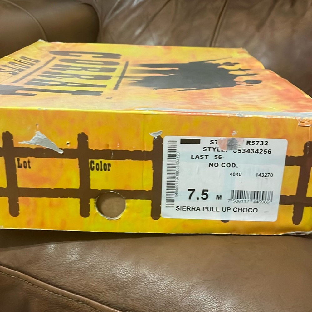 Cowgirl boots 7.5 gently used. In great shape. Don’t miss out